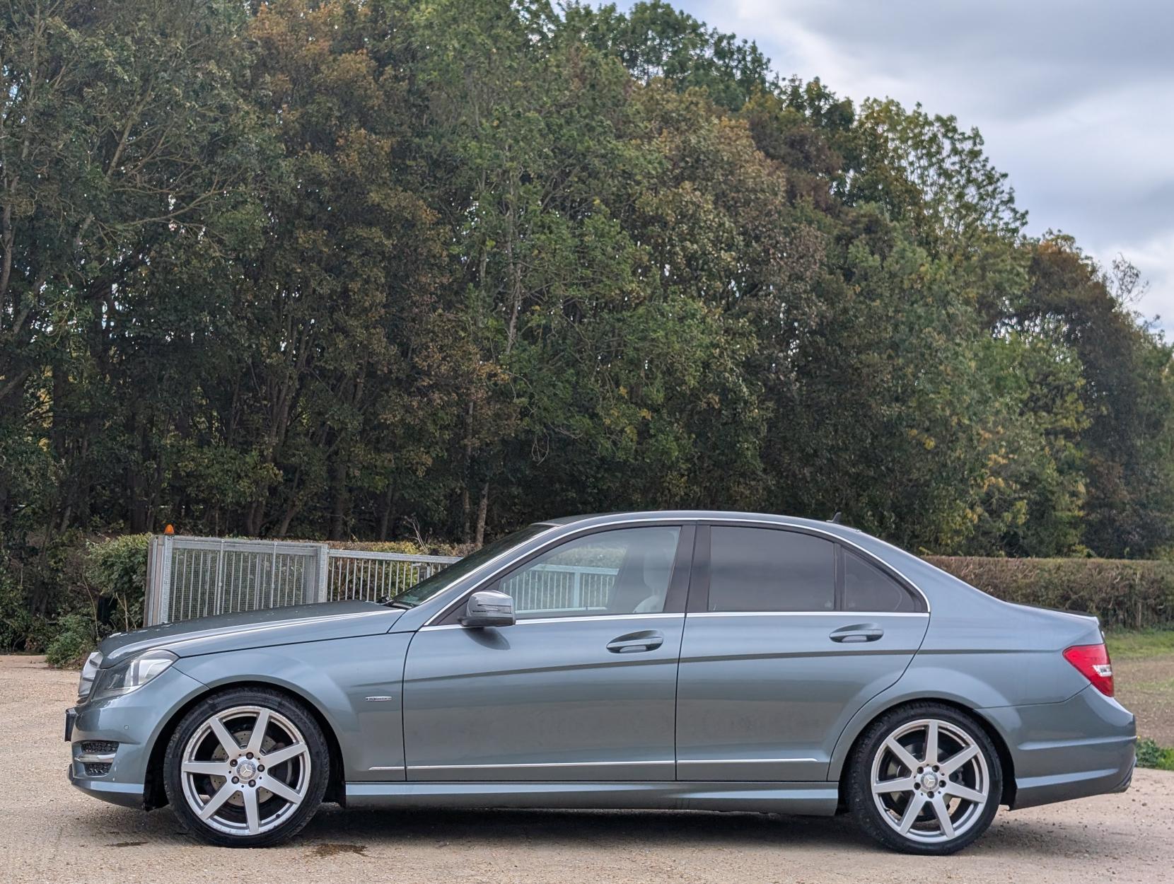 Mercedes-Benz C Class 2.1 C200 CDI BlueEfficiency Sport Saloon 4dr Diesel G-Tronic+ Euro 5 (s/s) (136 ps)
