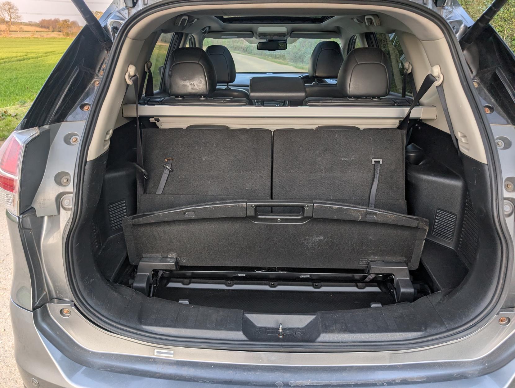 Nissan X-Trail 1.6 dCi Tekna SUV 5dr Diesel Manual 4WD Euro 6 (s/s) (130 ps)