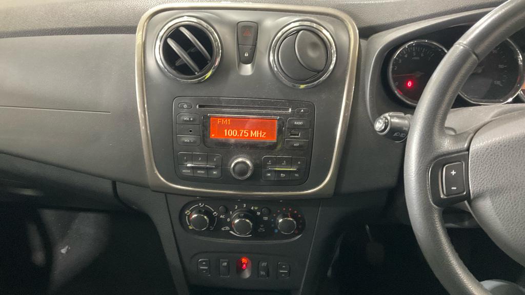 Dacia Sandero 1.2 Laureate Hatchback 5dr Petrol Manual Euro 5 (75 ps)