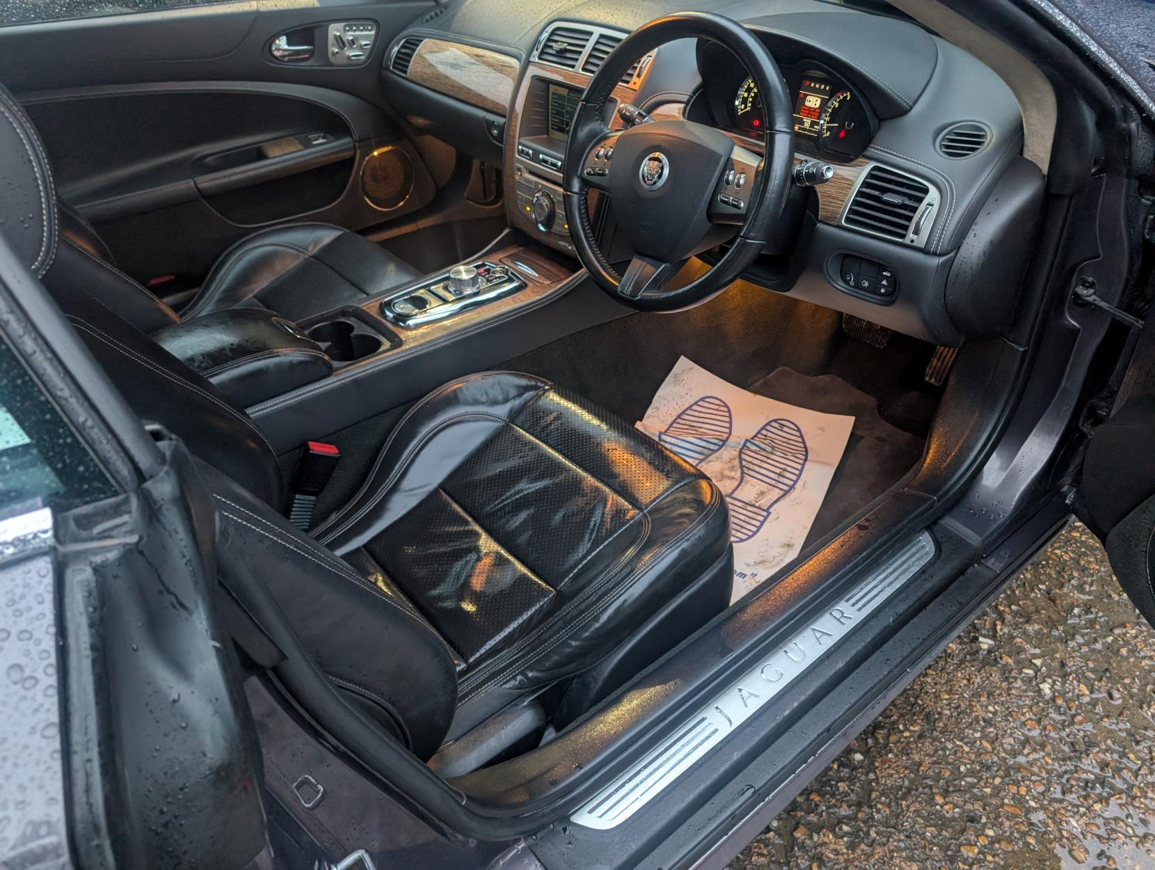 Jaguar XK 5.0 V8 Portfolio Coupe 2dr Petrol Auto Euro 5 (385 ps)