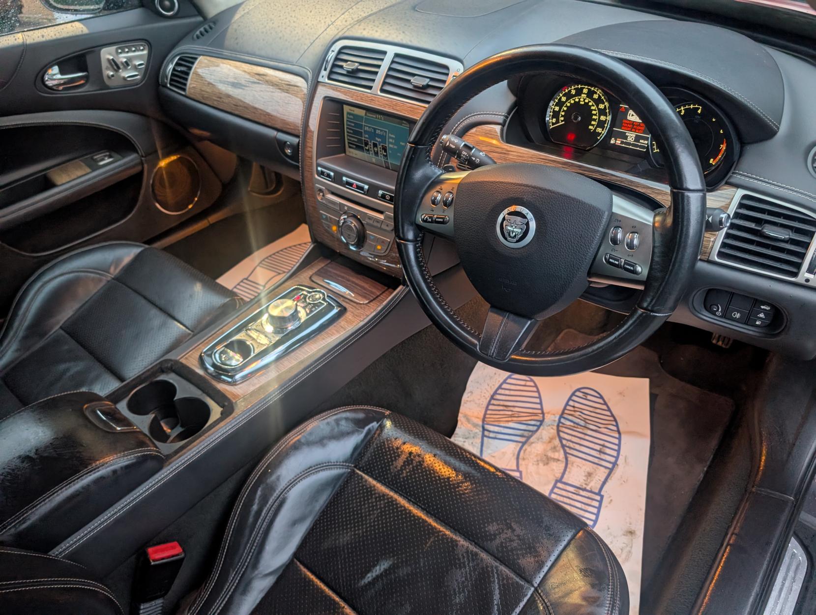 Jaguar XK 5.0 V8 Portfolio Coupe 2dr Petrol Auto Euro 5 (385 ps)