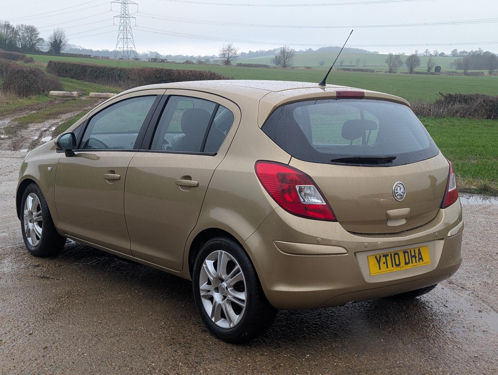 Vauxhall Corsa 1.4i 16v SE Hatchback 5dr Petrol Automatic (a/c) (138 g/km, 99 bhp)