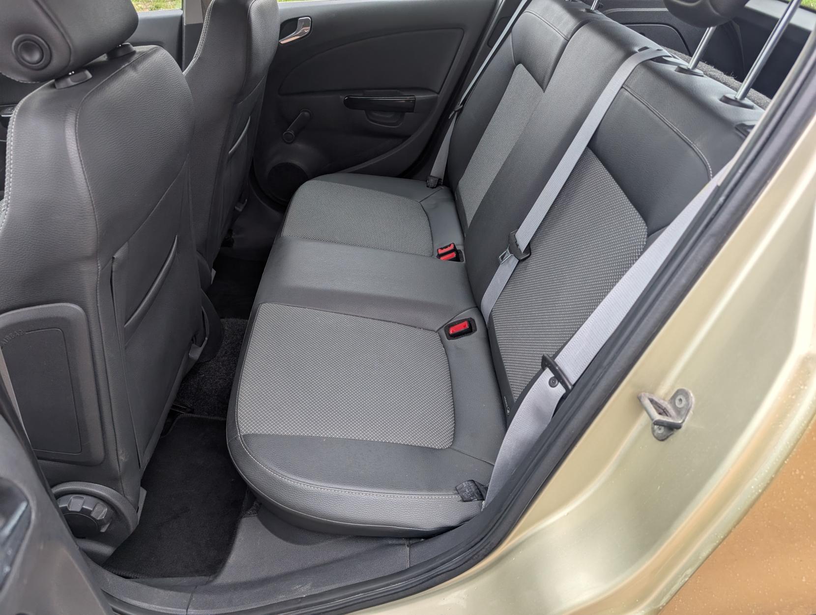 Vauxhall Corsa 1.4i 16v SE Hatchback 5dr Petrol Automatic (a/c) (138 g/km, 99 bhp)