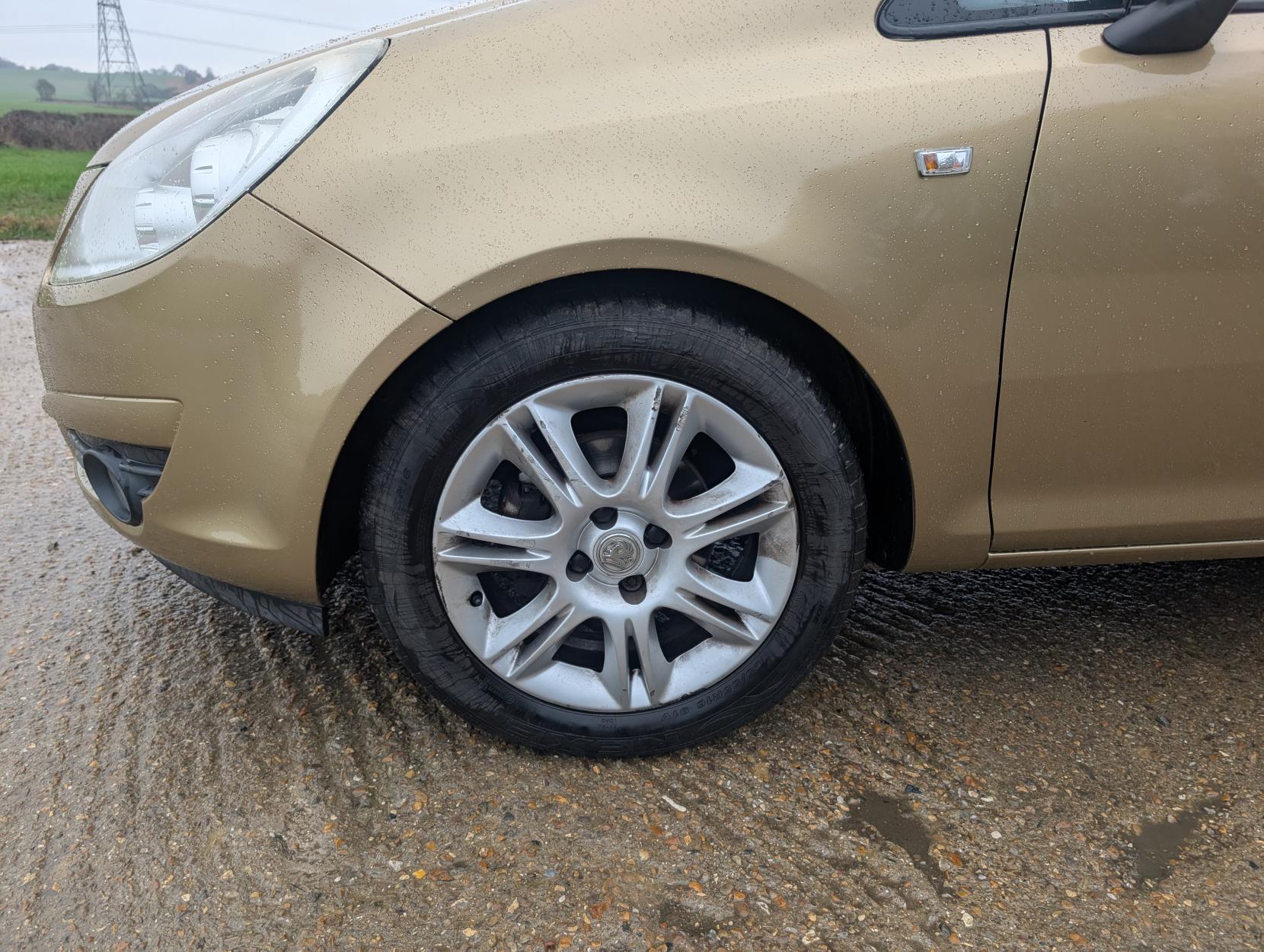 Vauxhall Corsa 1.4i 16v SE Hatchback 5dr Petrol Automatic (a/c) (138 g/km, 99 bhp)