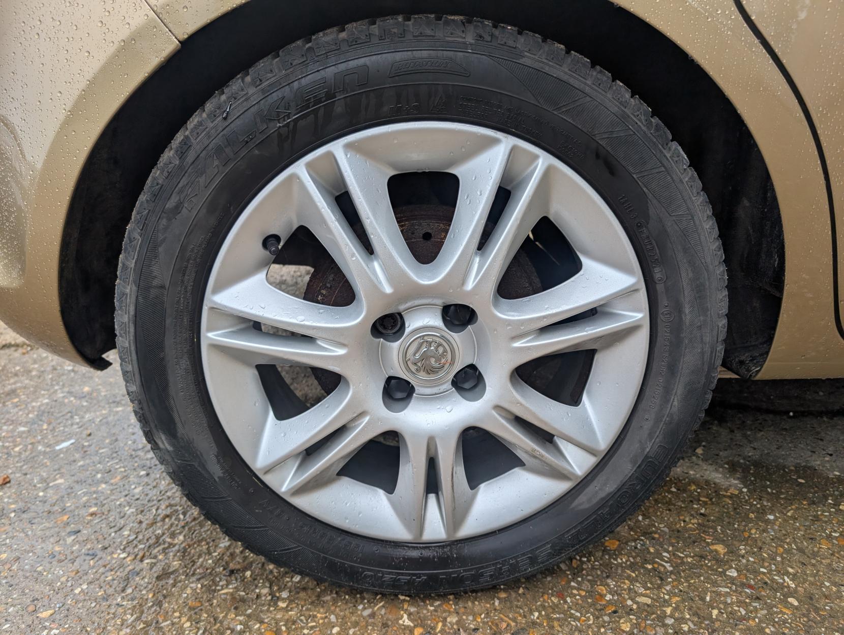 Vauxhall Corsa 1.4i 16v SE Hatchback 5dr Petrol Automatic (a/c) (138 g/km, 99 bhp)