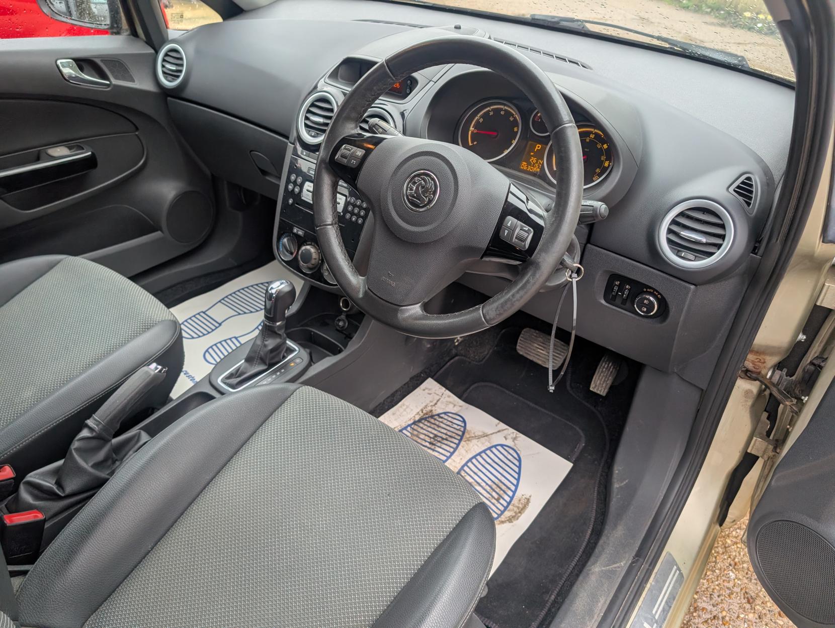 Vauxhall Corsa 1.4i 16v SE Hatchback 5dr Petrol Automatic (a/c) (138 g/km, 99 bhp)