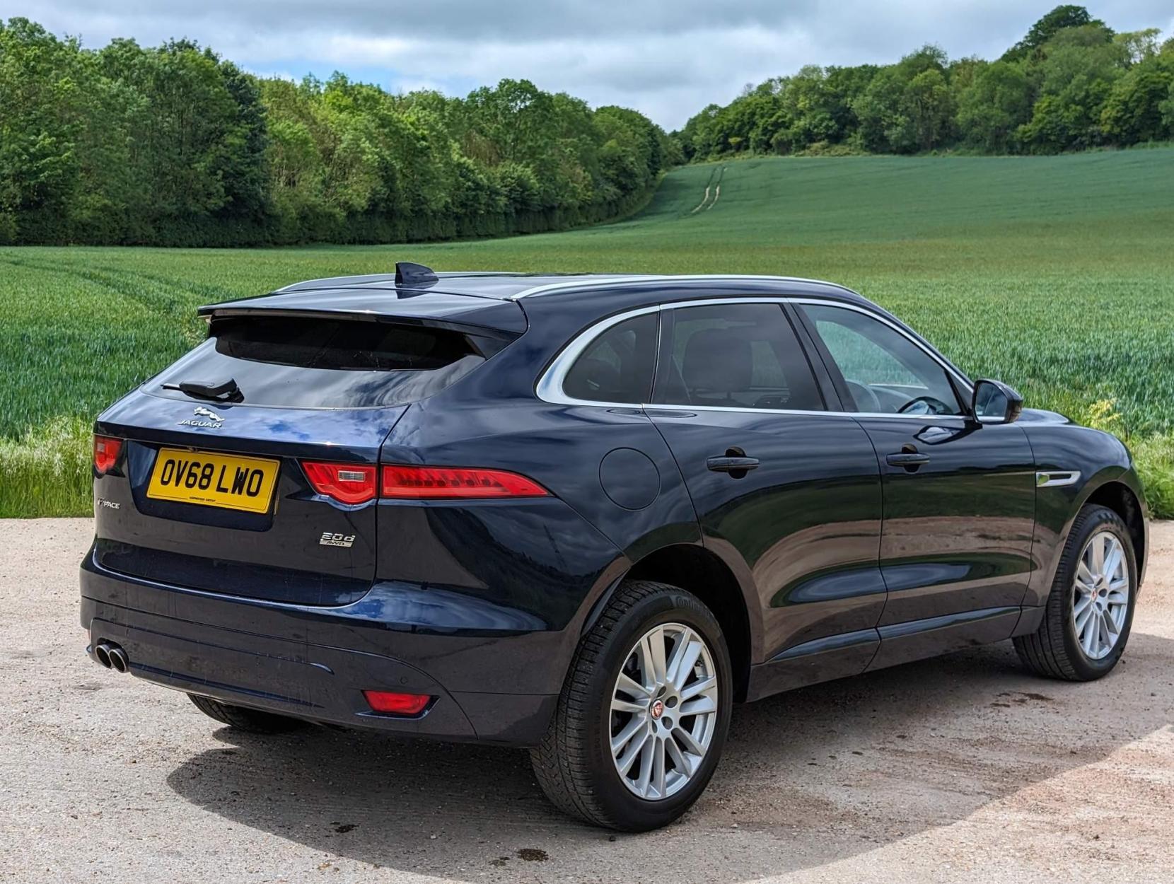 Jaguar F-PACE 2.0 D180 Portfolio Auto AWD Euro 6 (s/s) 5dr