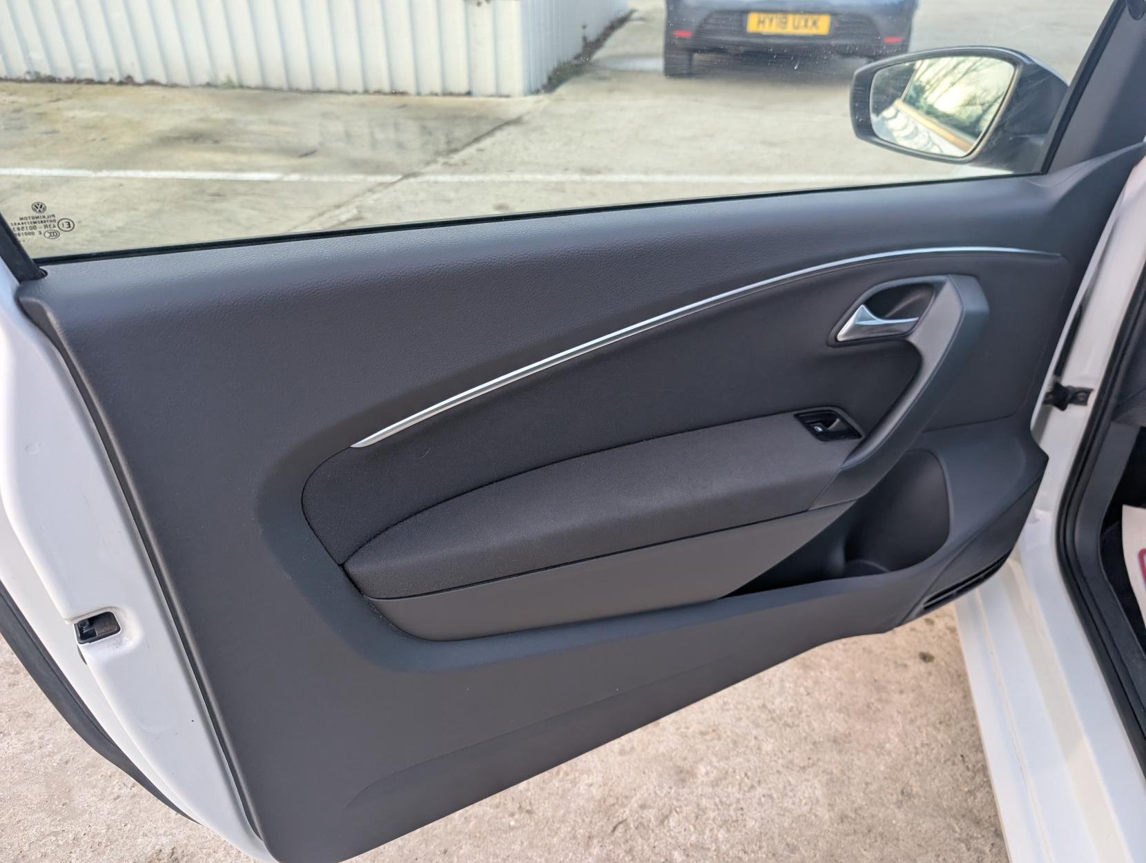 Volkswagen Polo 1.2 TSI BlueMotion Tech SE Hatchback 3dr Petrol Manual Euro 6 (s/s) (90 ps)