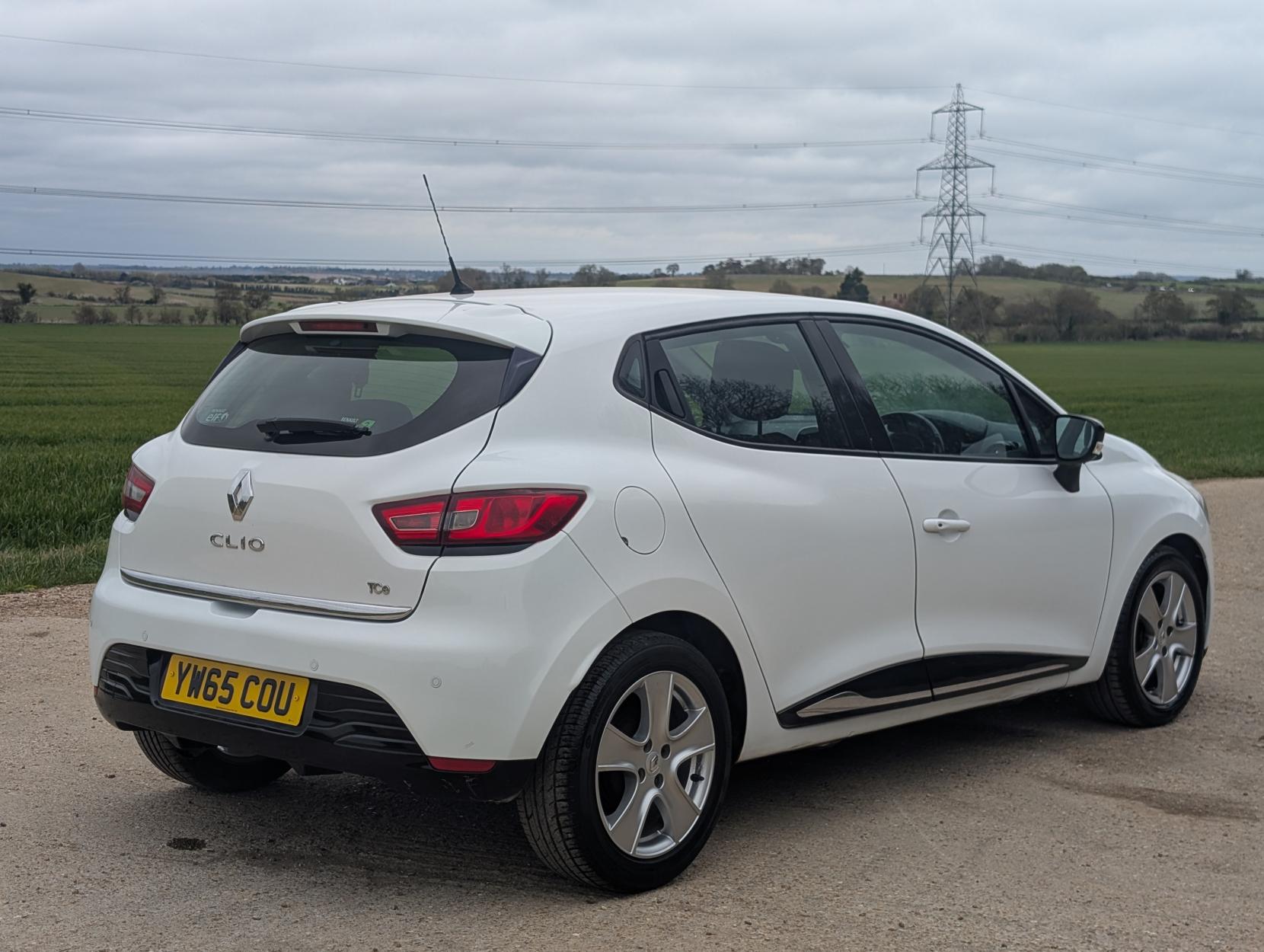 Renault Clio 0.9 TCe Dynamique Nav Hatchback 5dr Petrol Manual Euro 6 (s/s) (90 ps)