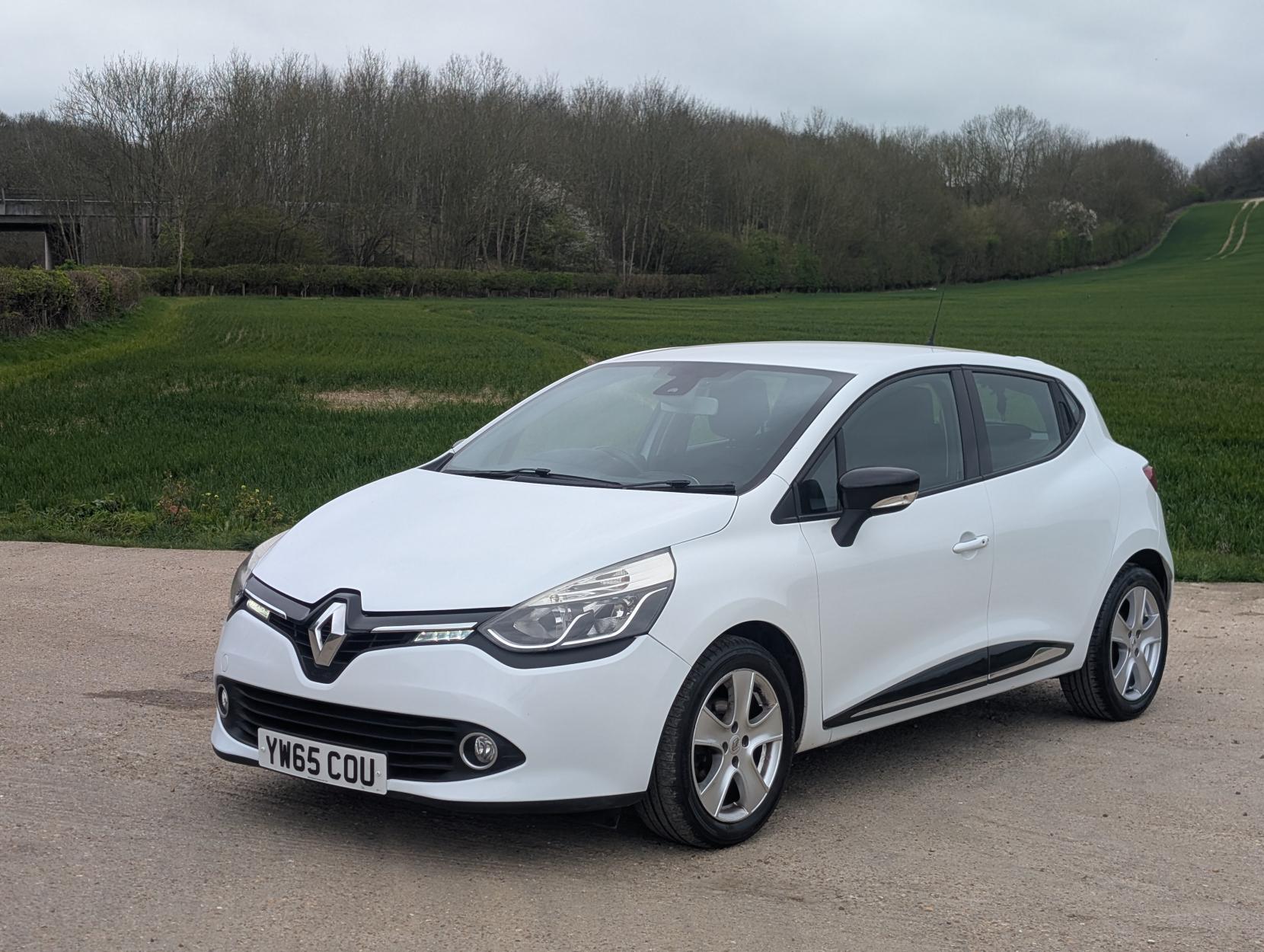 Renault Clio 0.9 TCe Dynamique Nav Hatchback 5dr Petrol Manual Euro 6 (s/s) (90 ps)