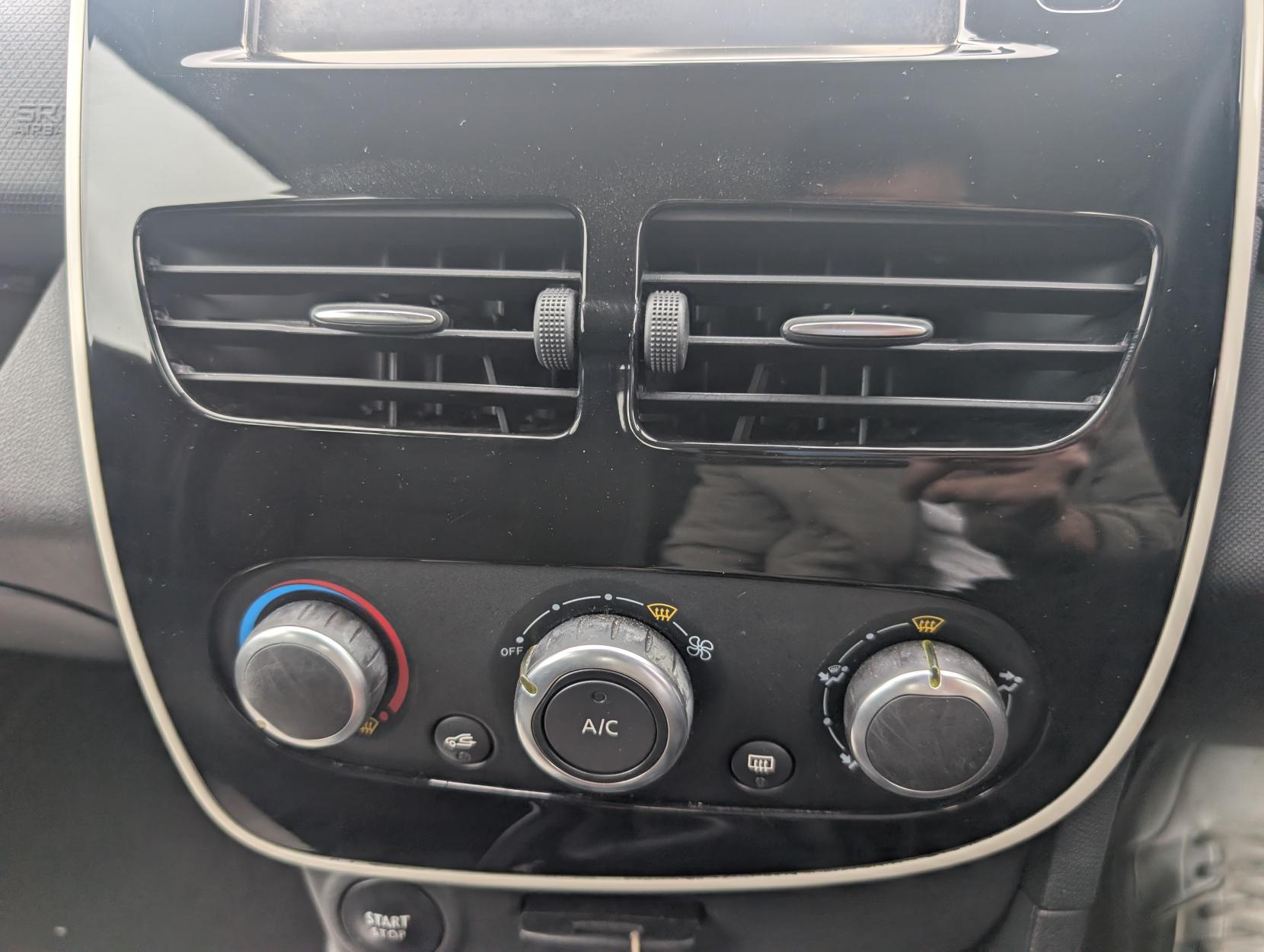 Renault Clio 0.9 TCe Dynamique Nav Hatchback 5dr Petrol Manual Euro 6 (s/s) (90 ps)