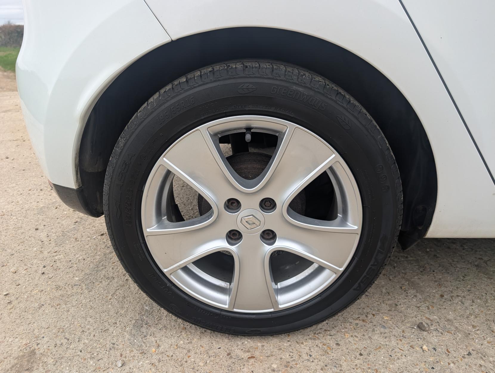 Renault Clio 0.9 TCe Dynamique Nav Hatchback 5dr Petrol Manual Euro 6 (s/s) (90 ps)