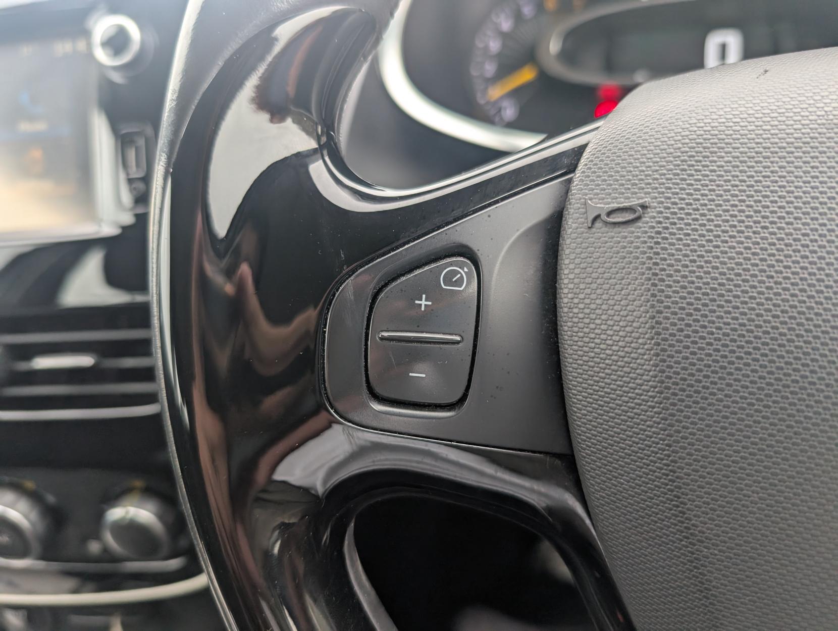 Renault Clio 0.9 TCe Dynamique Nav Hatchback 5dr Petrol Manual Euro 6 (s/s) (90 ps)