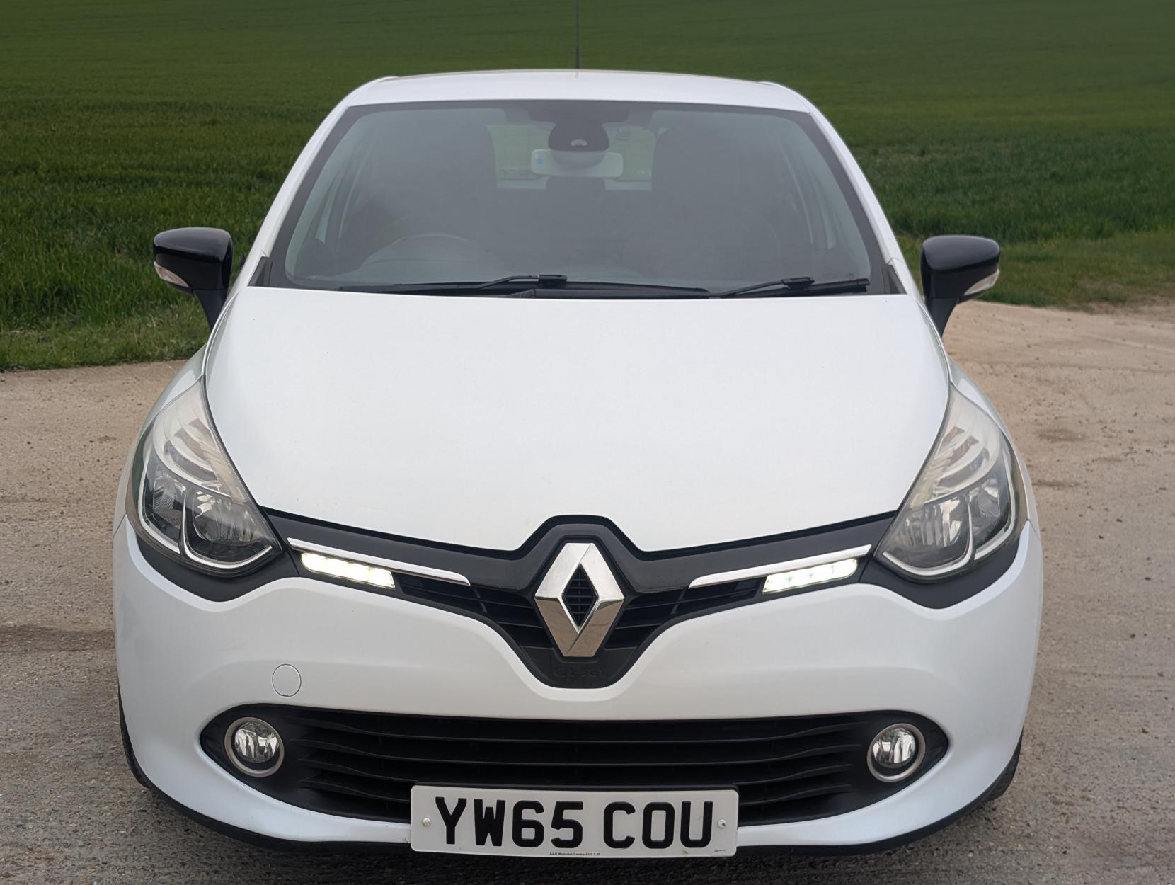 Renault Clio 0.9 TCe Dynamique Nav Hatchback 5dr Petrol Manual Euro 6 (s/s) (90 ps)