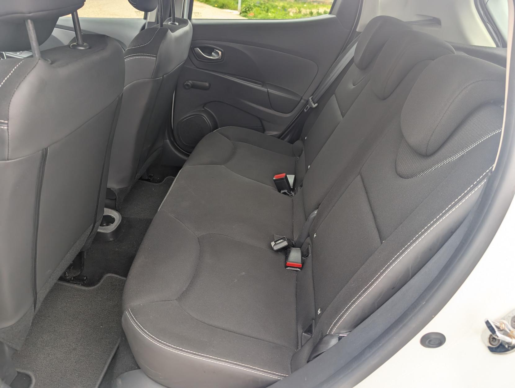 Renault Clio 0.9 TCe Dynamique Nav Hatchback 5dr Petrol Manual Euro 6 (s/s) (90 ps)