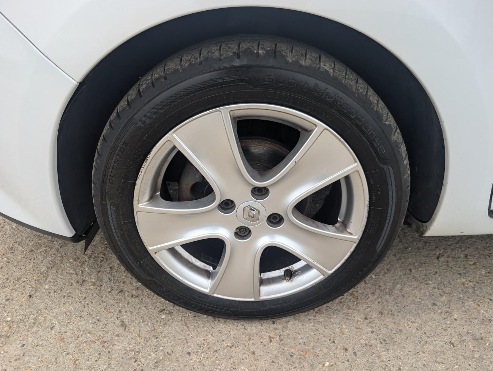 Renault Clio 0.9 TCe Dynamique Nav Hatchback 5dr Petrol Manual Euro 6 (s/s) (90 ps)