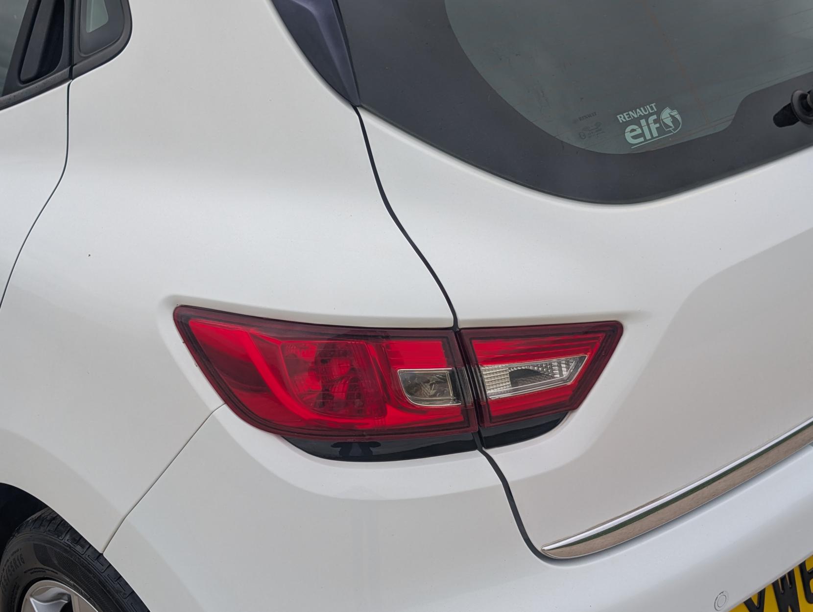 Renault Clio 0.9 TCe Dynamique Nav Hatchback 5dr Petrol Manual Euro 6 (s/s) (90 ps)