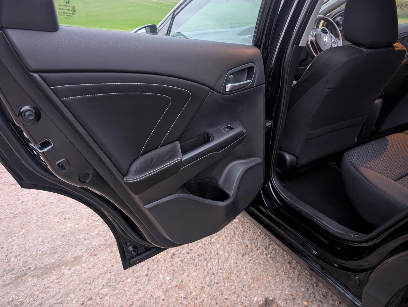 Honda Civic 1.8 i-VTEC SE Plus (Navi) Hatchback 5dr Petrol Auto Euro 6 (142 ps)