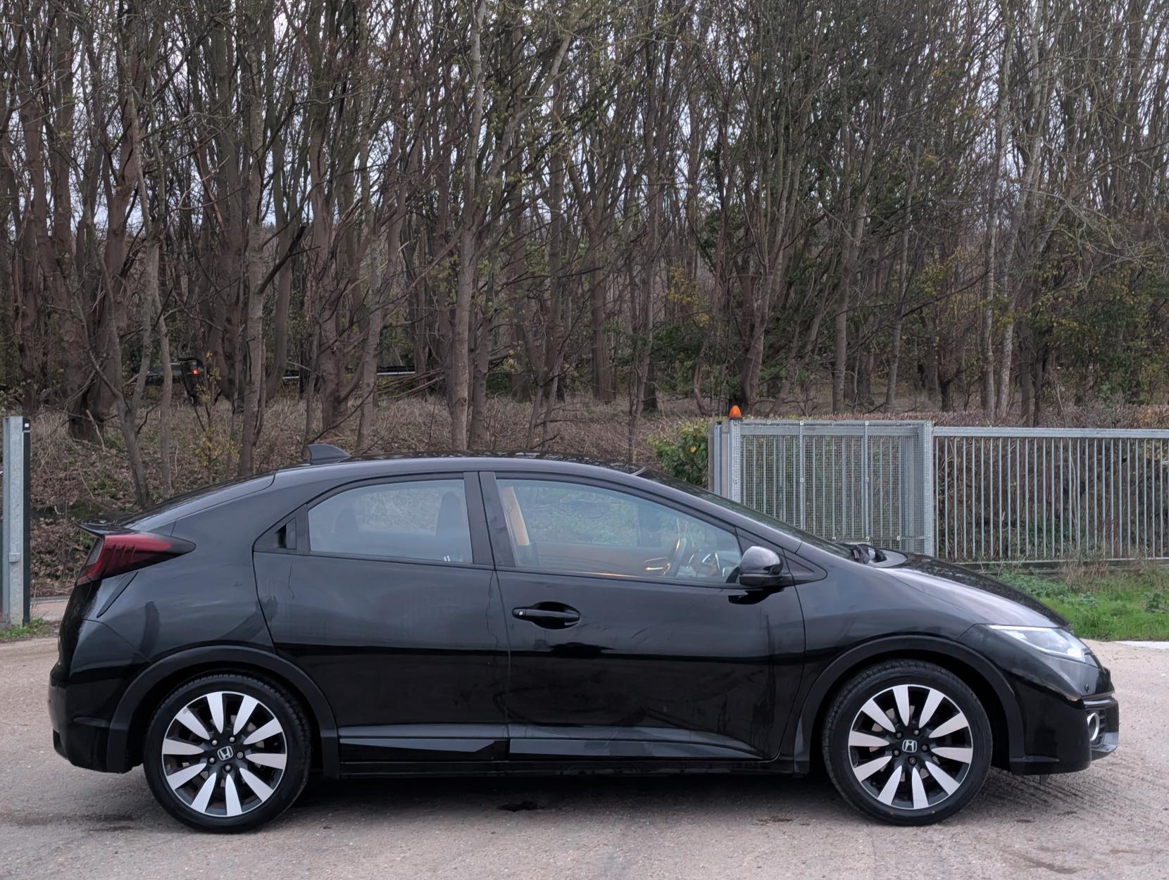 Honda Civic 1.8 i-VTEC SE Plus (Navi) Hatchback 5dr Petrol Auto Euro 6 (142 ps)