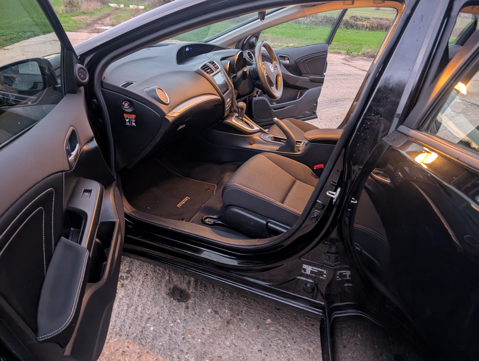 Honda Civic 1.8 i-VTEC SE Plus (Navi) Hatchback 5dr Petrol Auto Euro 6 (142 ps)