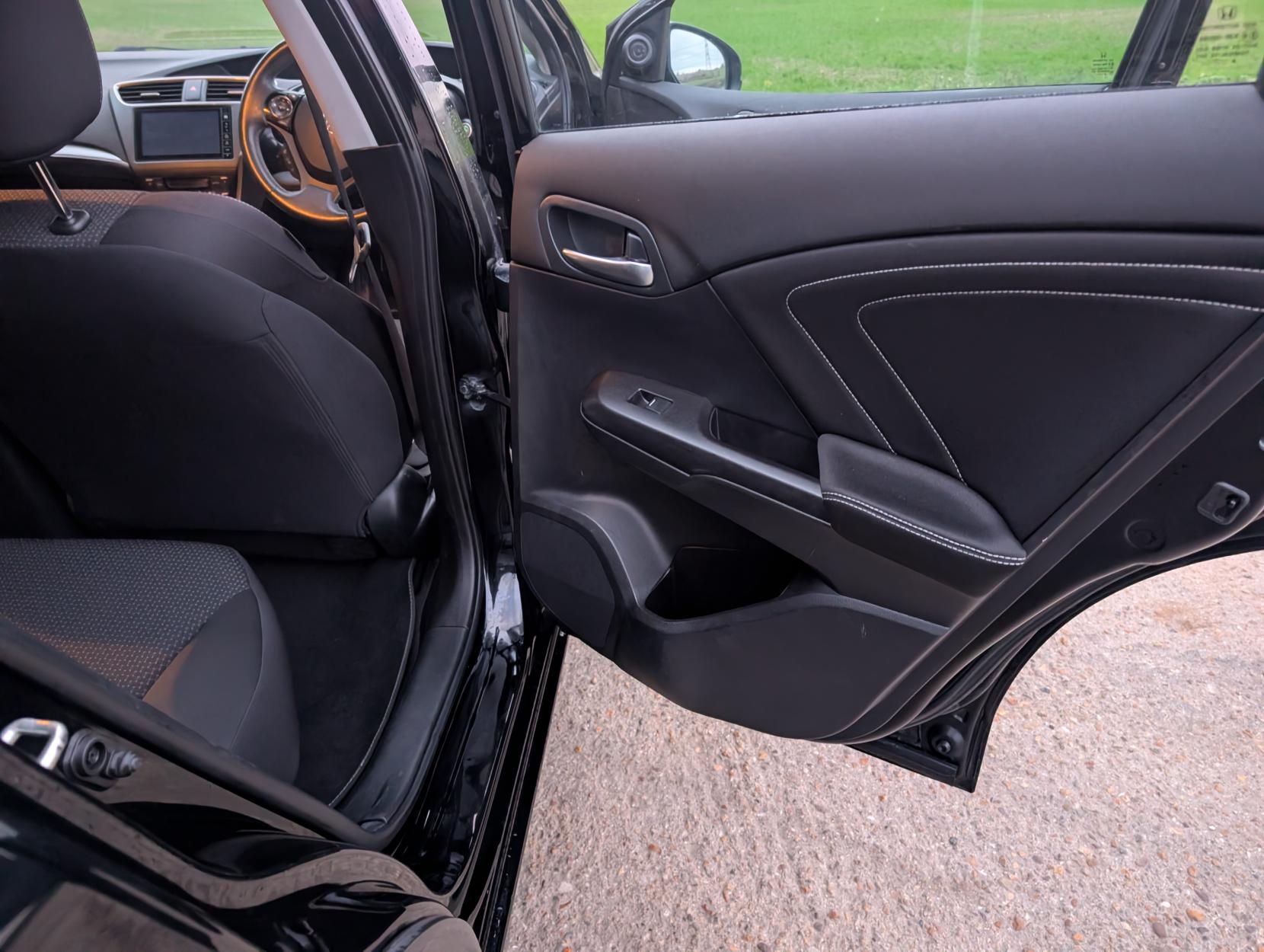 Honda Civic 1.8 i-VTEC SE Plus (Navi) Hatchback 5dr Petrol Auto Euro 6 (142 ps)