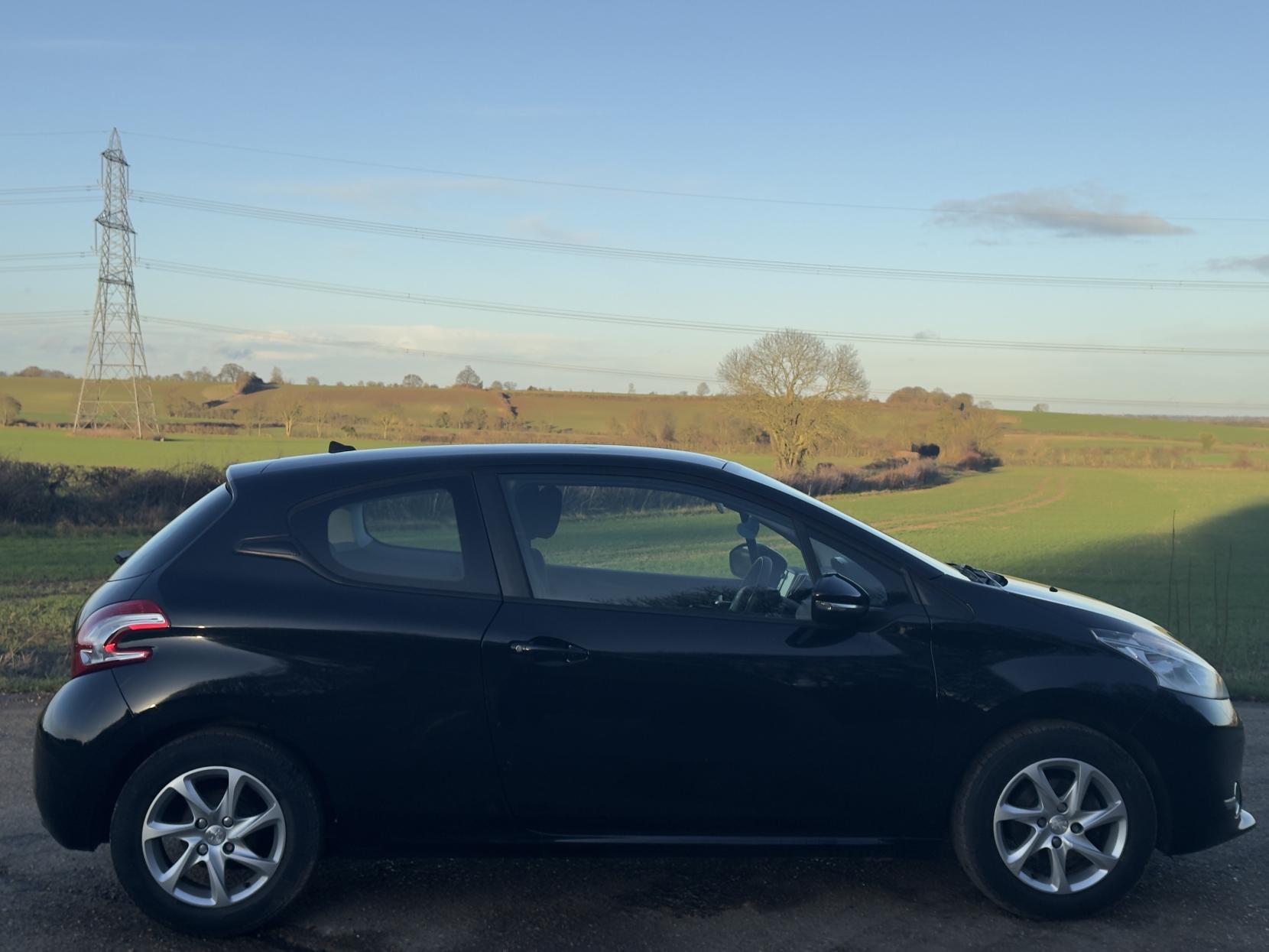 Peugeot 208 1.2 VTi PureTech Active Hatchback 3dr Petrol Manual Euro 5 (82 ps)