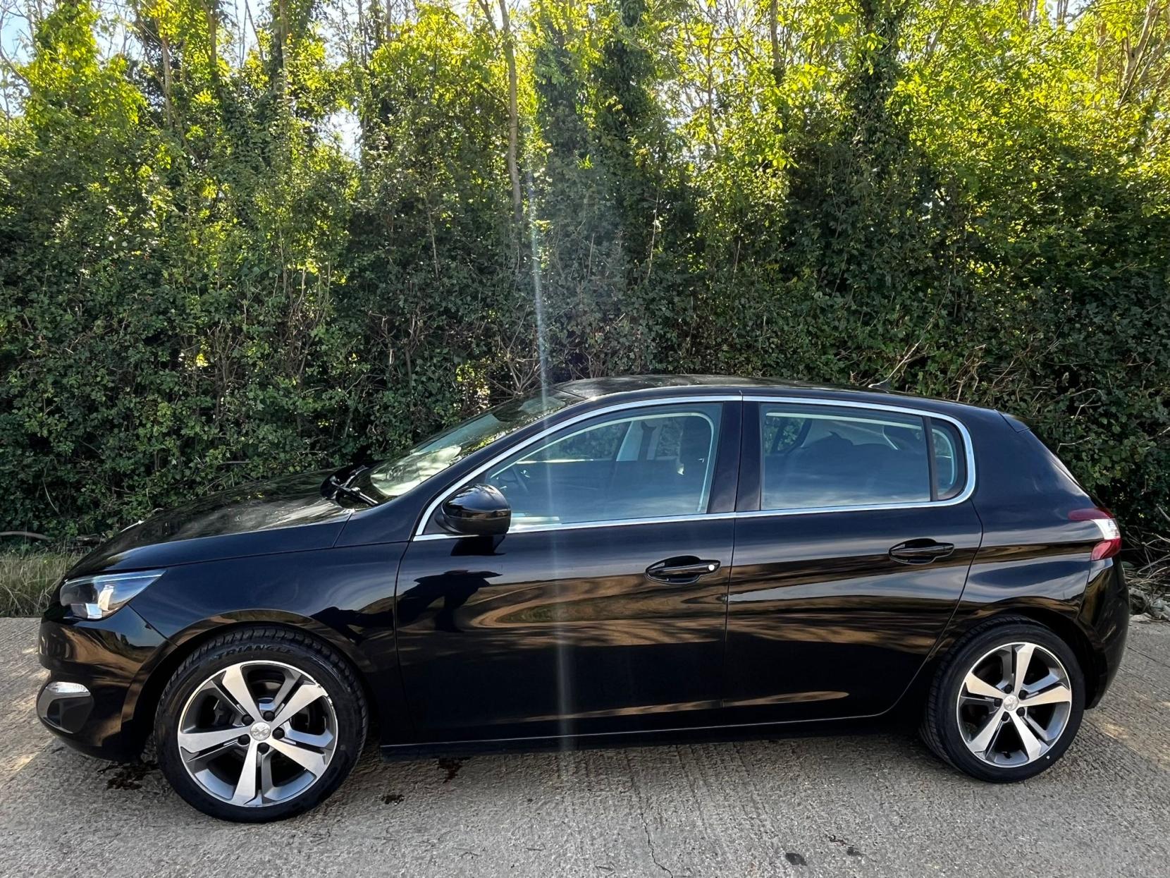 Peugeot 308 1.2 PureTech Allure Hatchback 5dr Petrol Manual Euro 6 (s/s) (110 ps)