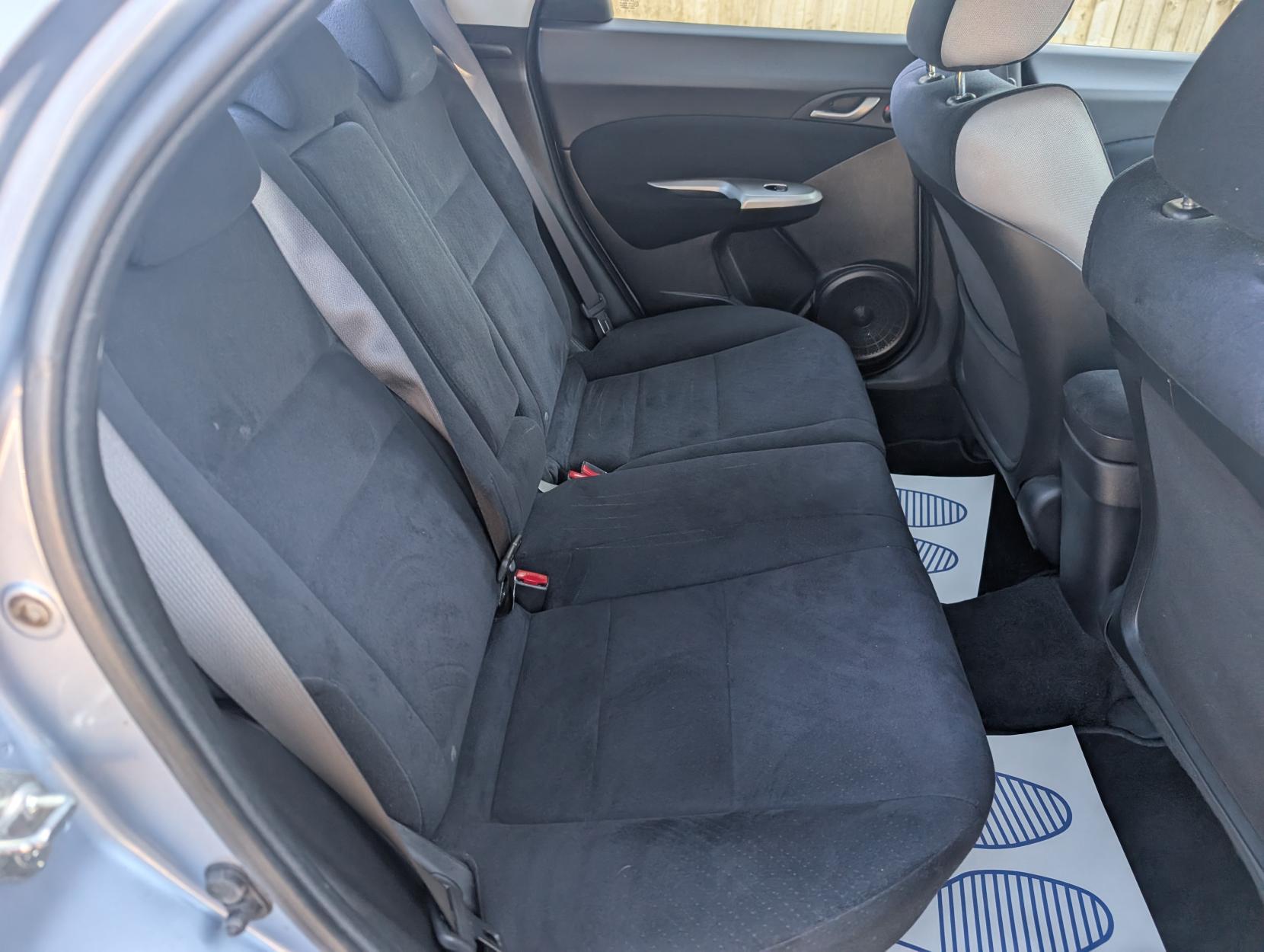 Honda Civic 1.8 i-VTEC SE Hatchback 5dr Petrol Manual (152 g/km, 138 bhp)