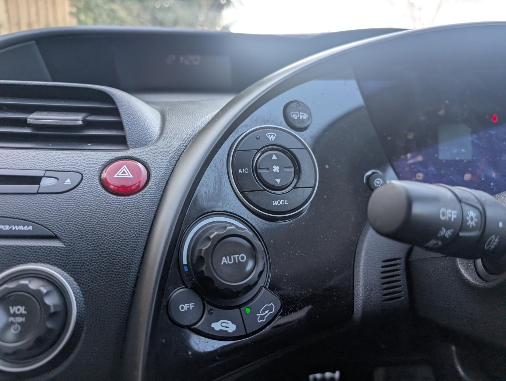 Honda Civic 1.8 i-VTEC SE Hatchback 5dr Petrol Manual (152 g/km, 138 bhp)