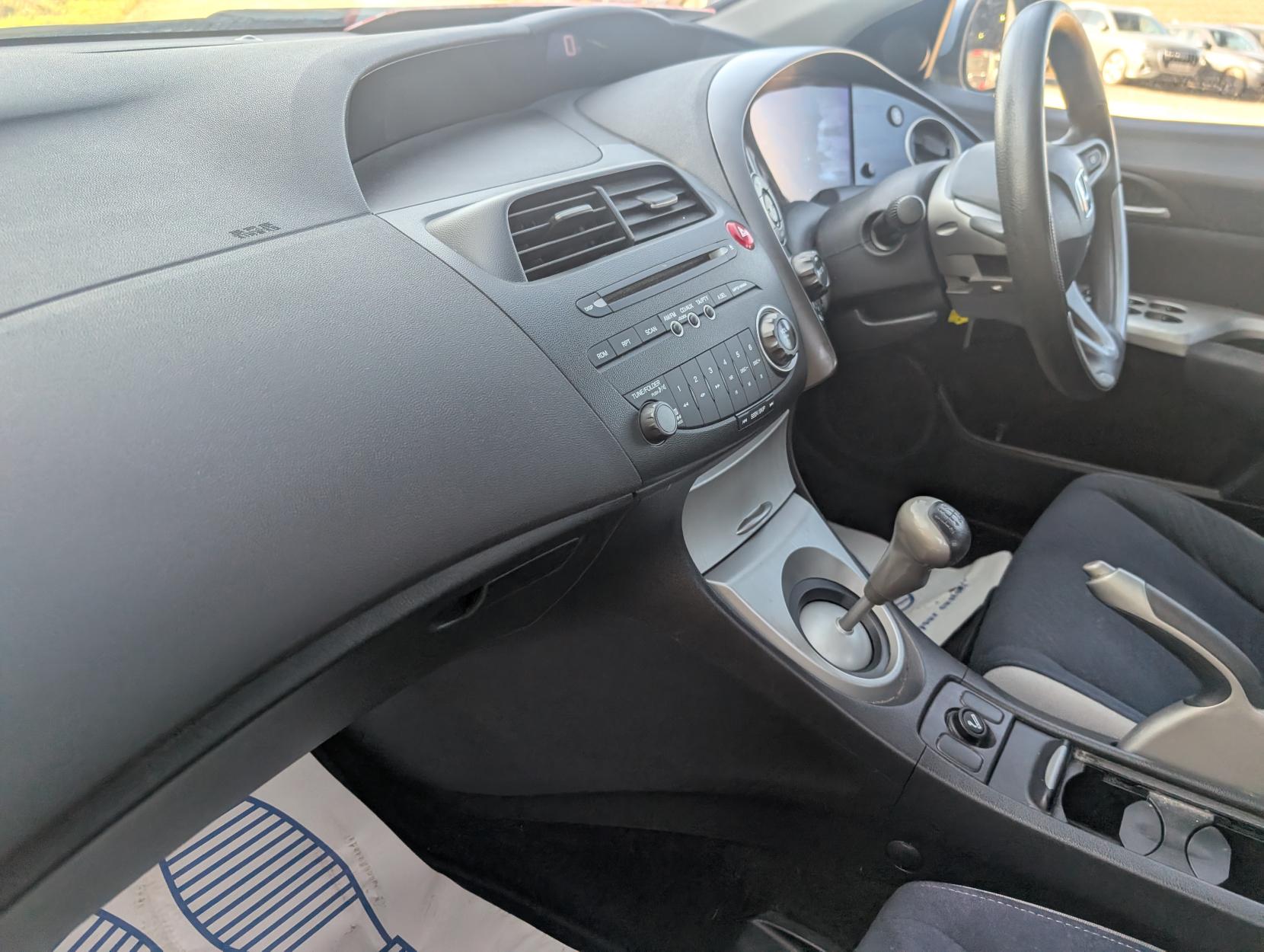 Honda Civic 1.8 i-VTEC SE Hatchback 5dr Petrol Manual (152 g/km, 138 bhp)