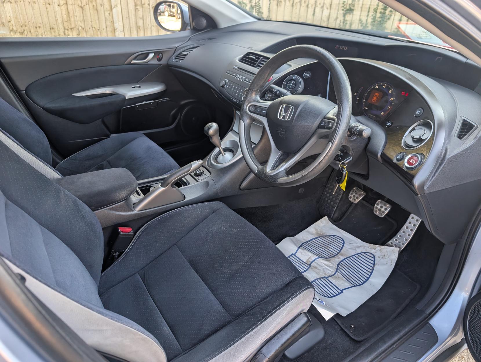 Honda Civic 1.8 i-VTEC SE Hatchback 5dr Petrol Manual (152 g/km, 138 bhp)