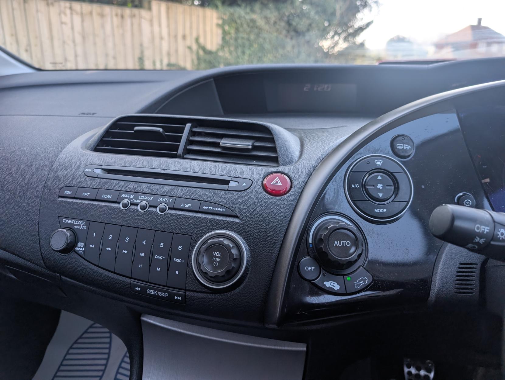 Honda Civic 1.8 i-VTEC SE Hatchback 5dr Petrol Manual (152 g/km, 138 bhp)