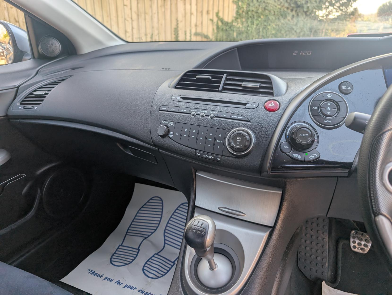 Honda Civic 1.8 i-VTEC SE Hatchback 5dr Petrol Manual (152 g/km, 138 bhp)