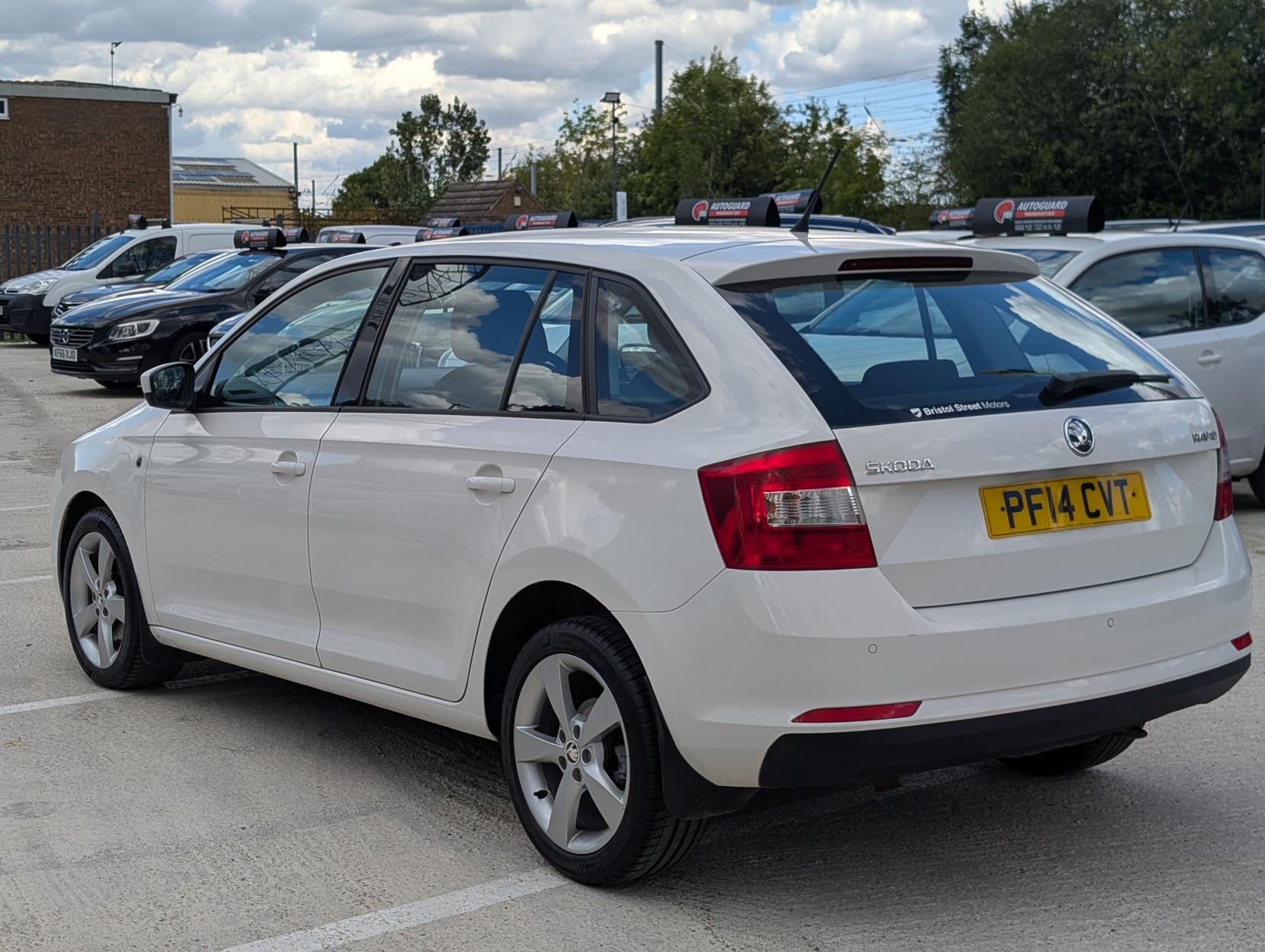 Skoda Rapid Spaceback 1.6 TDI Elegance Hatchback 5dr Diesel Manual Euro 5 (90 ps)