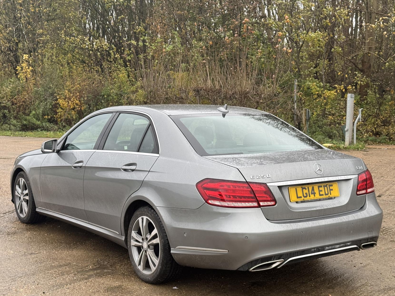 Mercedes-Benz E Class 2.1 E250 CDI SE Saloon 4dr Diesel G-Tronic+ Euro 5 (s/s) (204 ps)