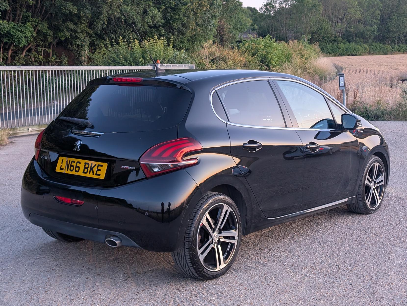 Peugeot 208 1.6 BlueHDi GT Line Hatchback 5dr Diesel Manual Euro 6 (100 ps)