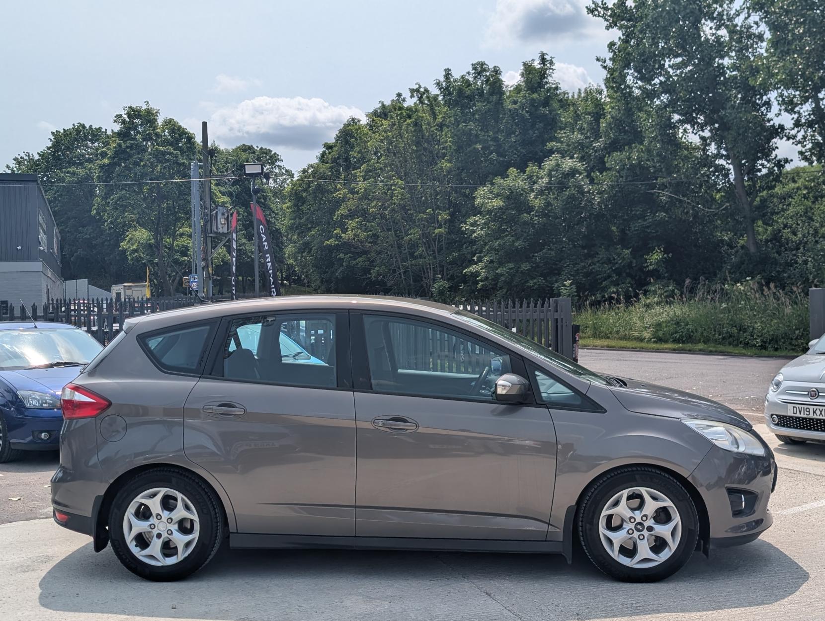 Ford C-Max 1.6 Zetec MPV 5dr Petrol Manual Euro 5 (105 ps)