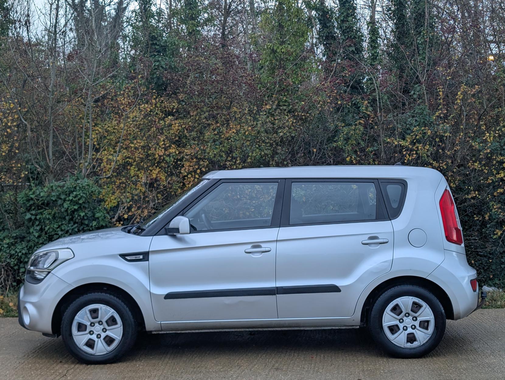Kia Soul 1.6 GDi 1 SUV 5dr Petrol Manual Euro 5 (138 bhp)