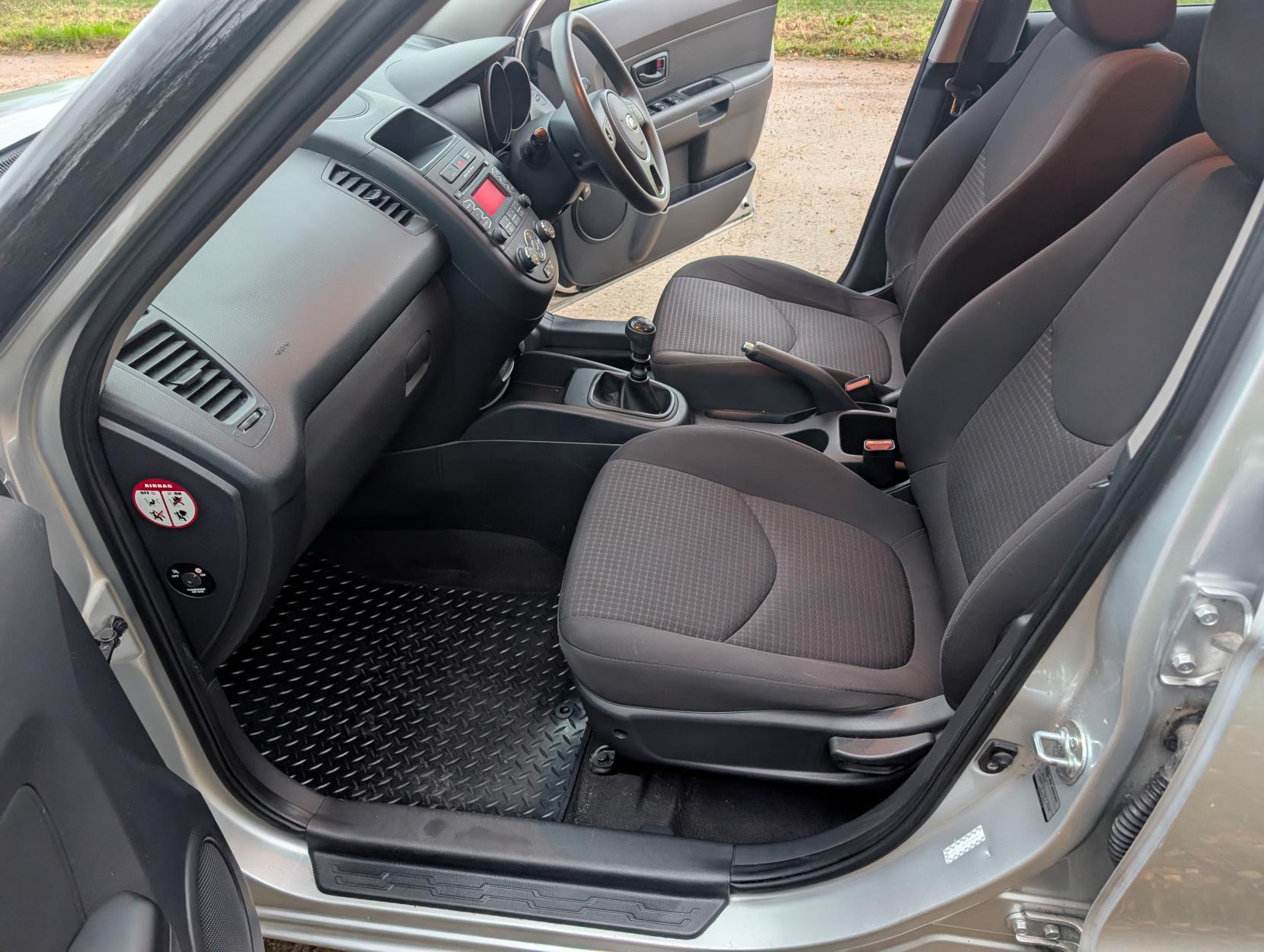 Kia Soul 1.6 GDi 1 SUV 5dr Petrol Manual Euro 5 (138 bhp)