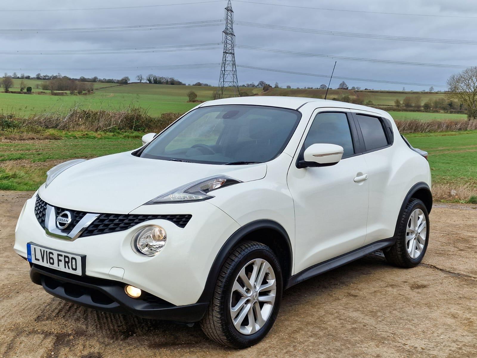 Nissan Juke 1.6 N-Connecta SUV 5dr Petrol XTRON Euro 6 (117 ps)