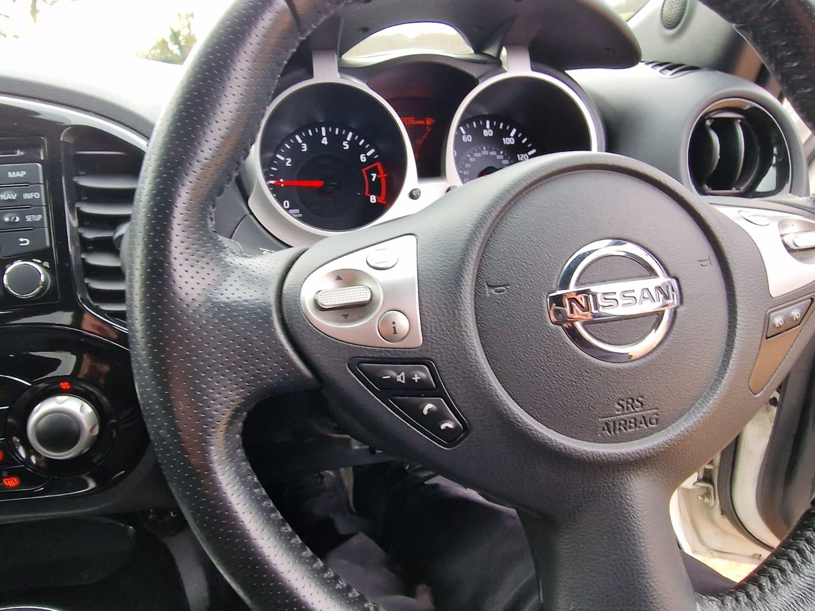 Nissan Juke 1.6 N-Connecta SUV 5dr Petrol XTRON Euro 6 (117 ps)