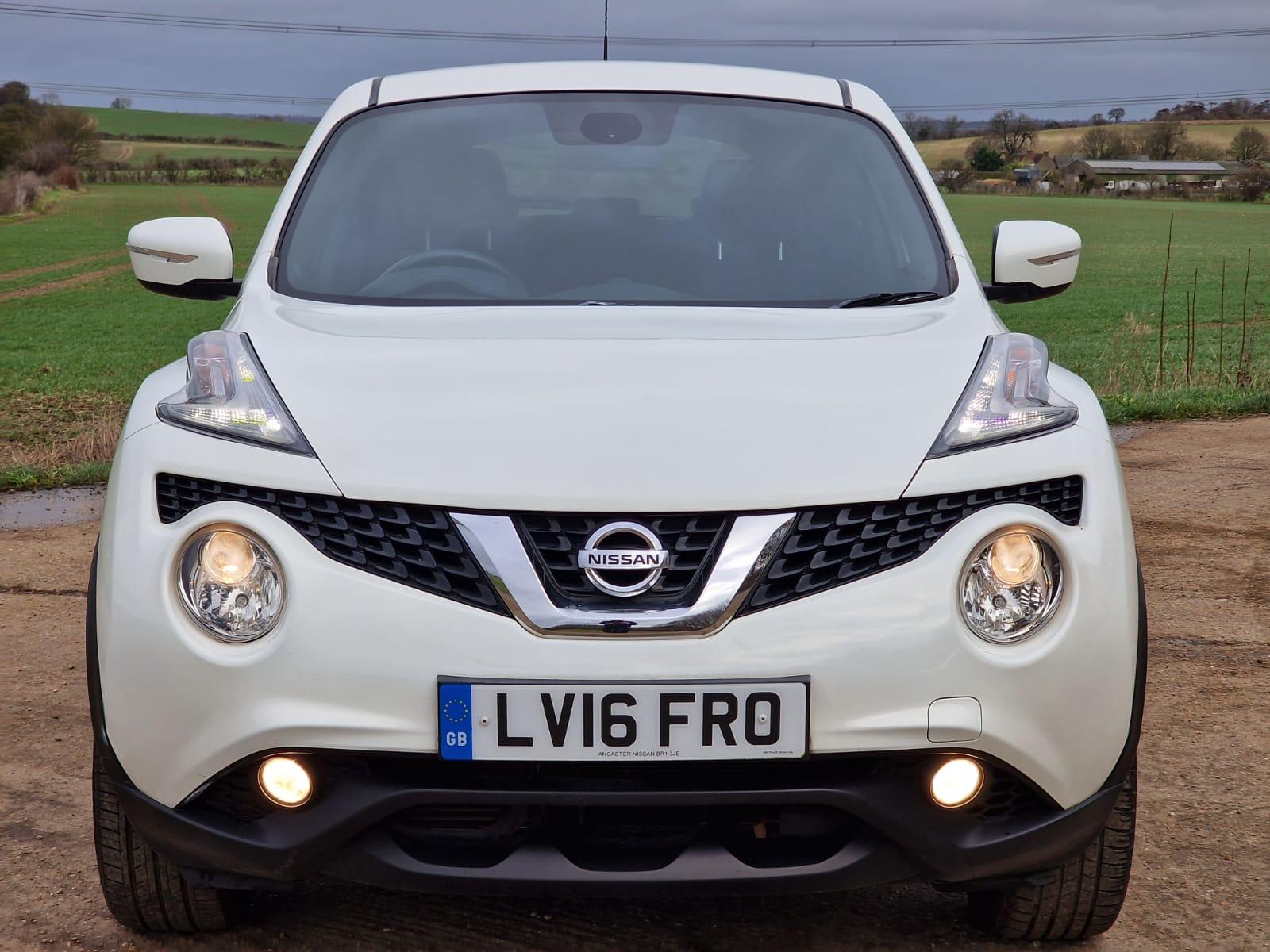 Nissan Juke 1.6 N-Connecta SUV 5dr Petrol XTRON Euro 6 (117 ps)