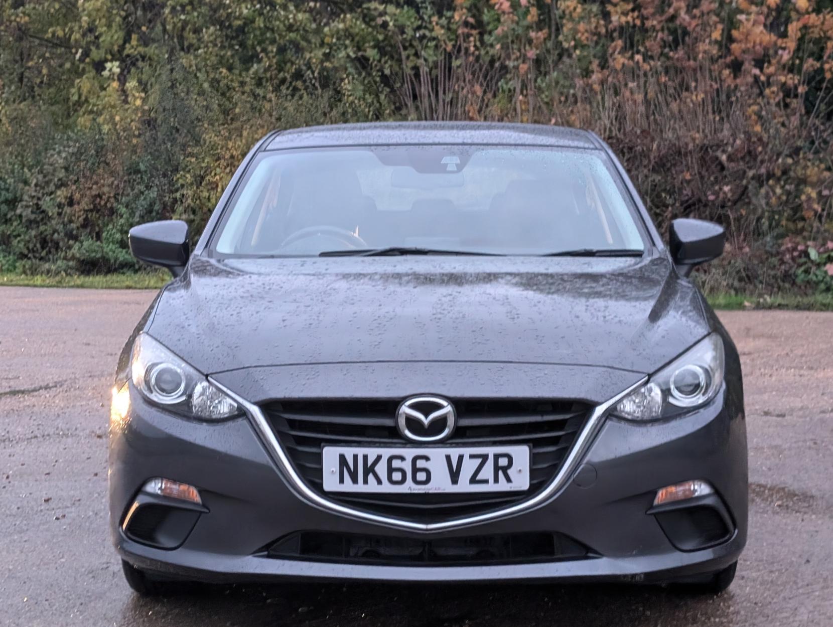 Mazda Mazda3 2.0 SKYACTIV-G SE Nav Hatchback 5dr Petrol Manual Euro 5 (s/s) (120 ps)