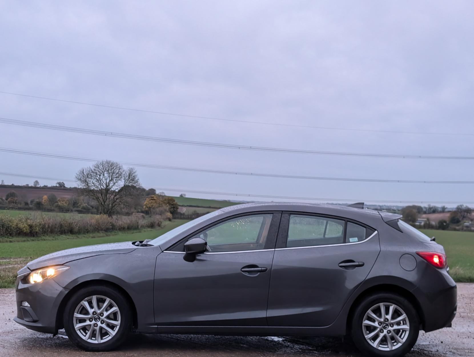 Mazda Mazda3 2.0 SKYACTIV-G SE Nav Hatchback 5dr Petrol Manual Euro 5 (s/s) (120 ps)