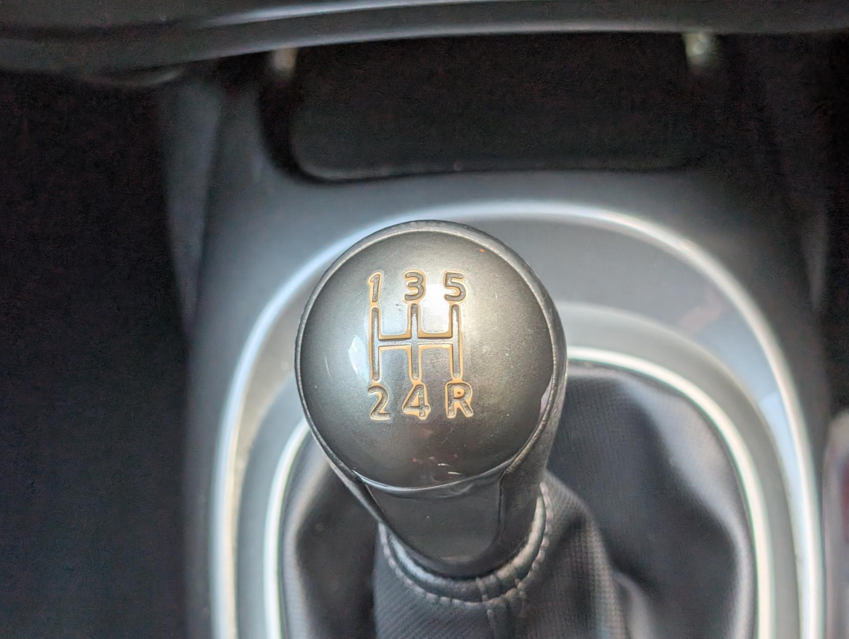 Nissan Juke 1.6 Visia SUV 5dr Petrol Manual Euro 6 (94 ps)
