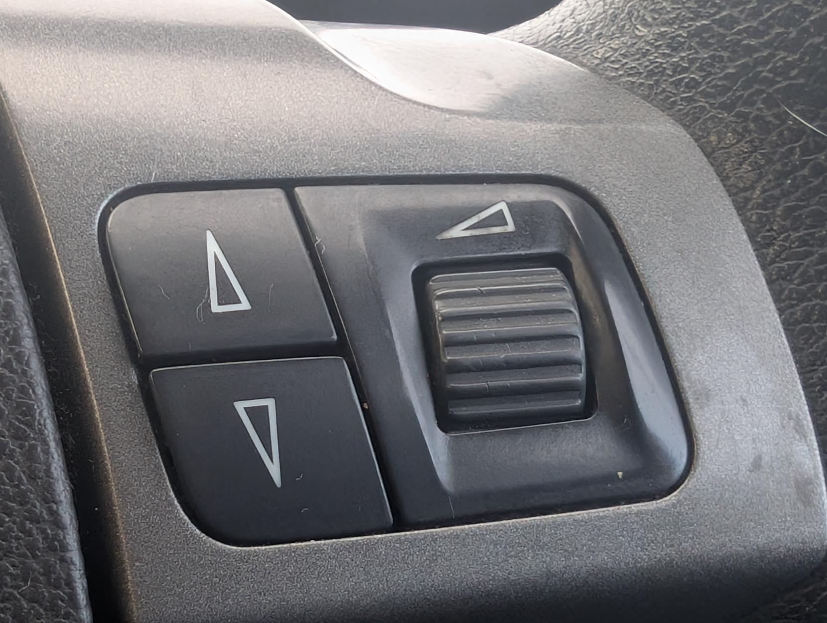 Vauxhall Vectra 3.0 CDTi V6 24V Elite Hatchback 5dr Diesel Manual (186 g/km, 181 bhp)