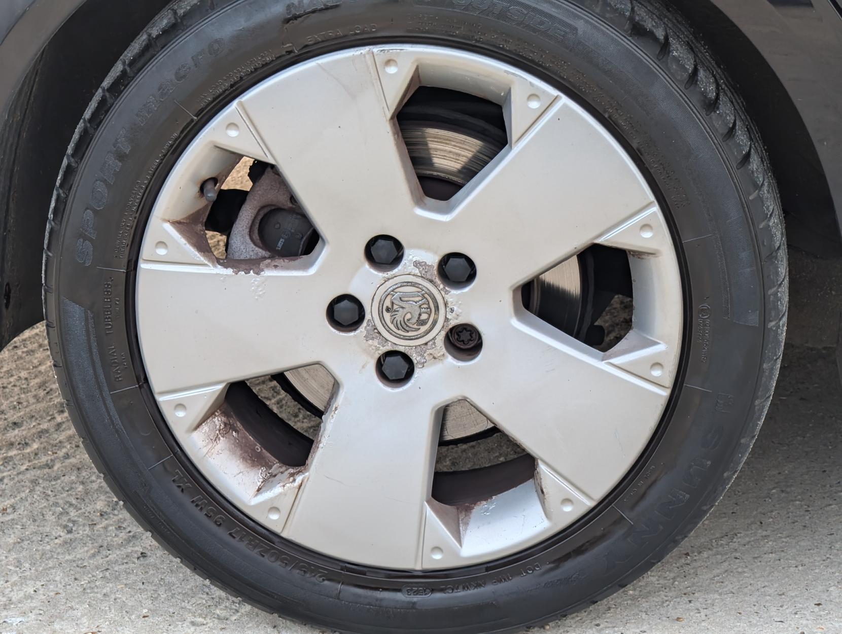 Vauxhall Vectra 3.0 CDTi V6 24V Elite Hatchback 5dr Diesel Manual (186 g/km, 181 bhp)