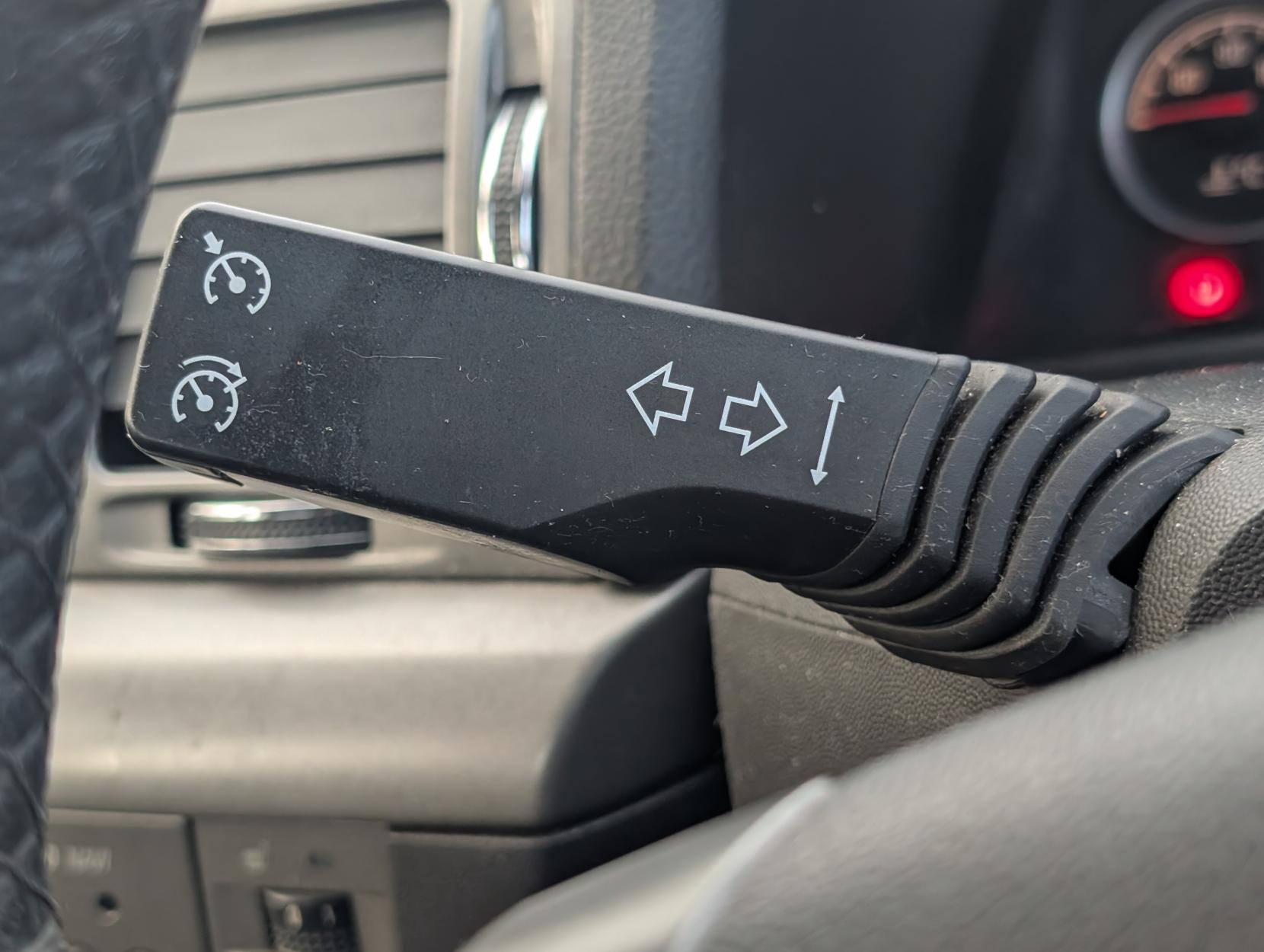 Vauxhall Vectra 3.0 CDTi V6 24V Elite Hatchback 5dr Diesel Manual (186 g/km, 181 bhp)