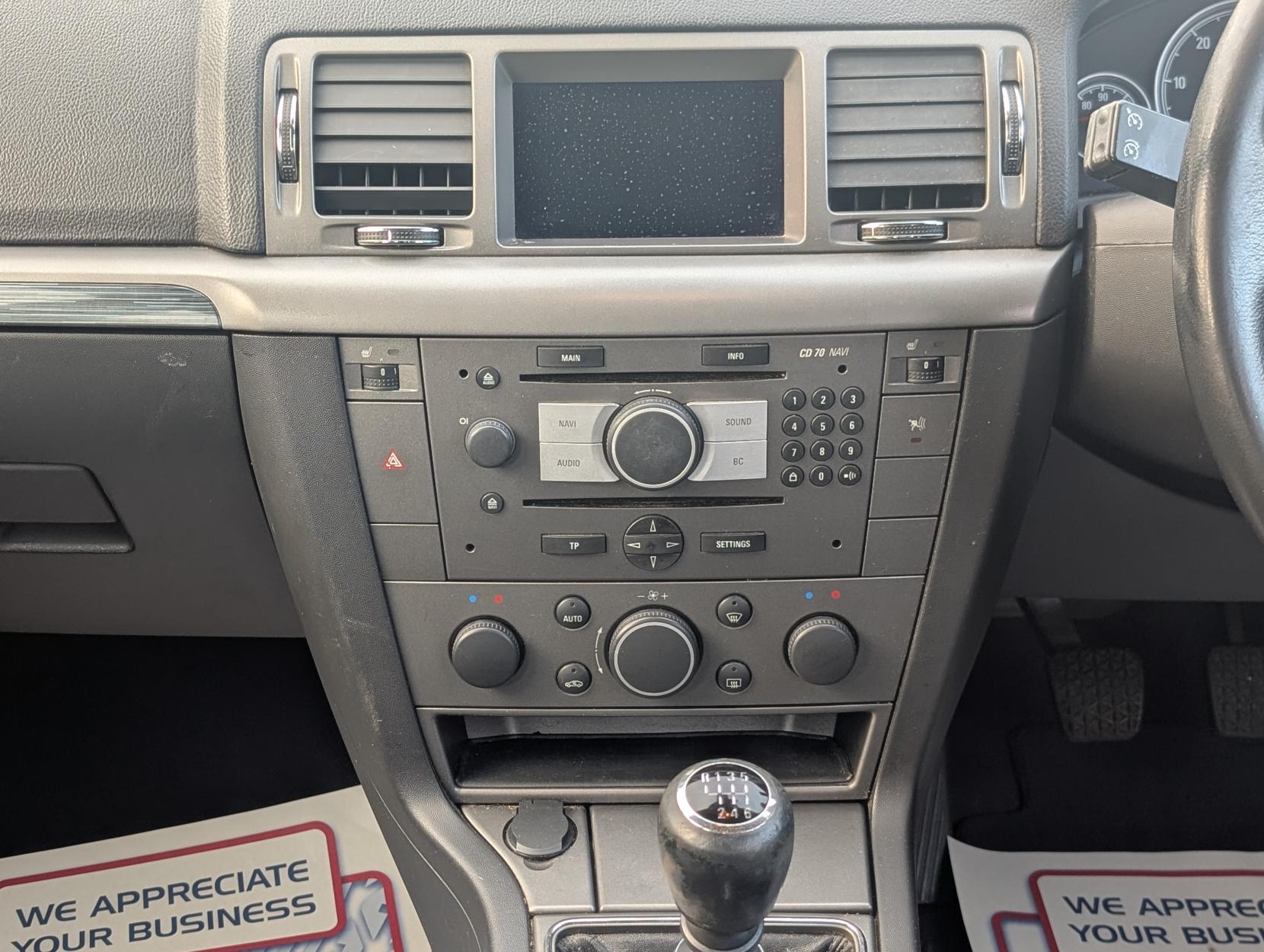 Vauxhall Vectra 3.0 CDTi V6 24V Elite Hatchback 5dr Diesel Manual (186 g/km, 181 bhp)