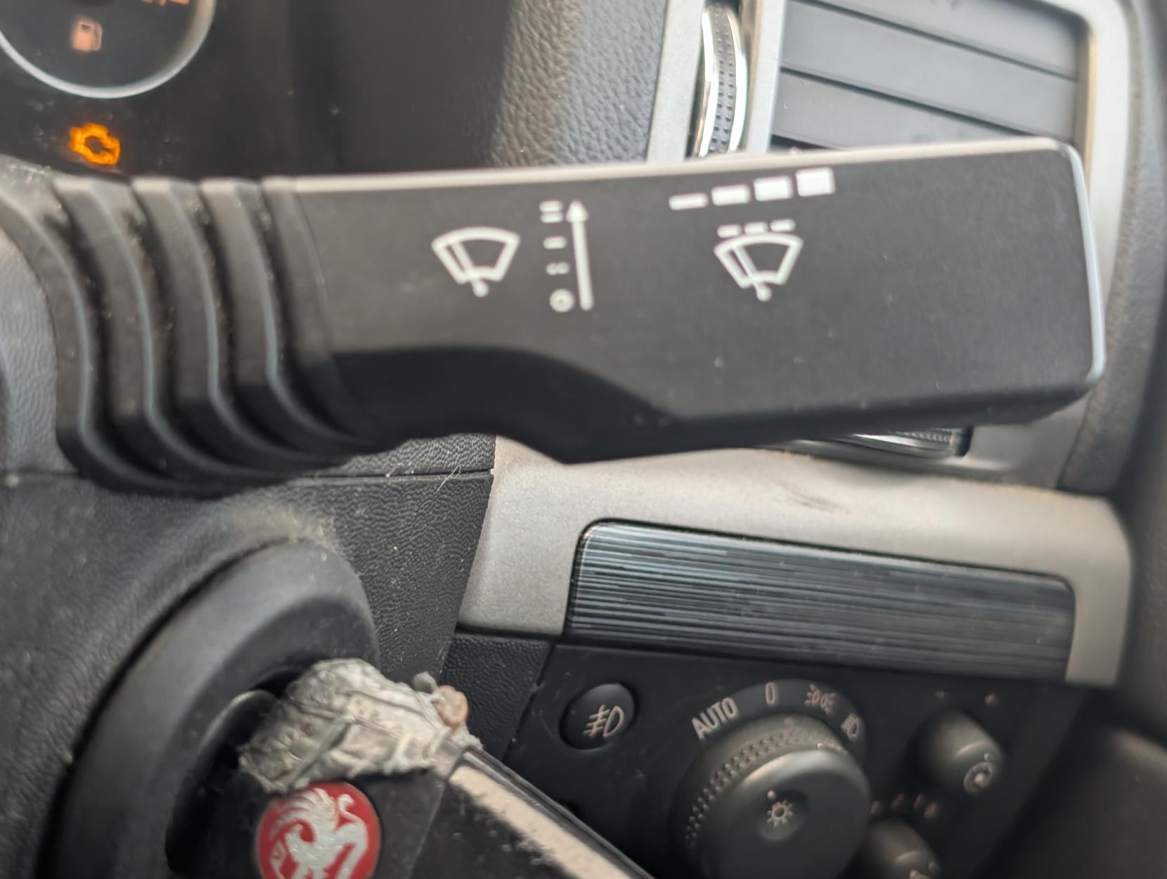 Vauxhall Vectra 3.0 CDTi V6 24V Elite Hatchback 5dr Diesel Manual (186 g/km, 181 bhp)